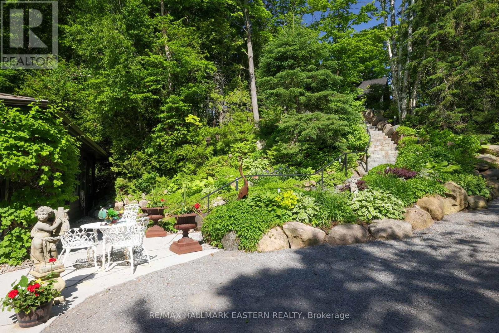 Photo 21 of 1052 Tedford Lane, Dourodummer ON