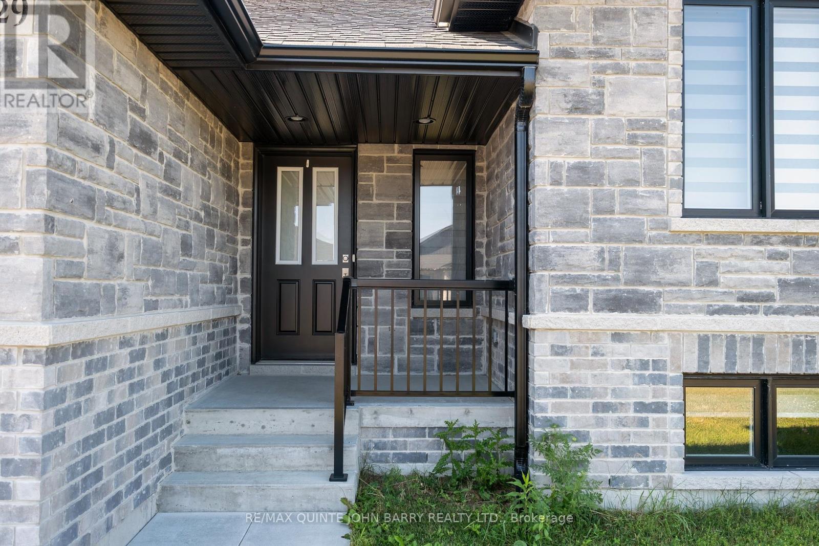 Photo 5 of 29 Cattail Crescent, Quinte West ON
