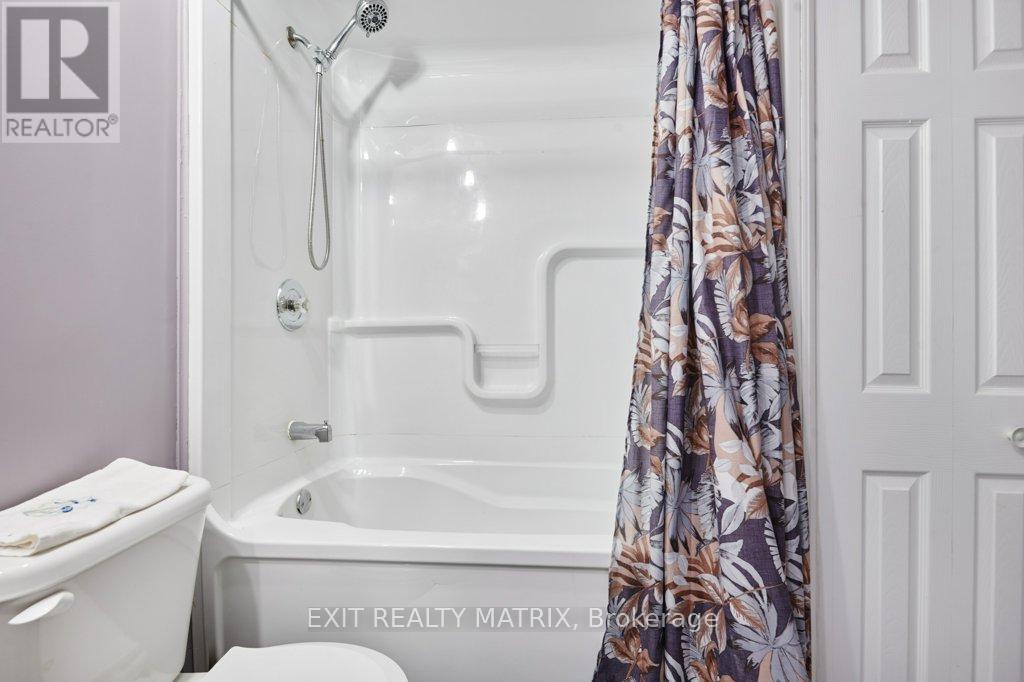 Photo 10 of 8930 Lynwood Park Private, Ottawa ON