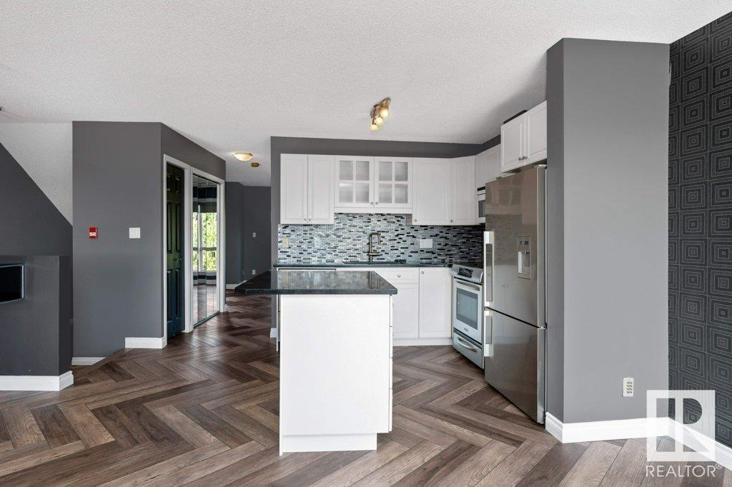 Photo 10 of 214 10105 95 St Nw, Edmonton AB