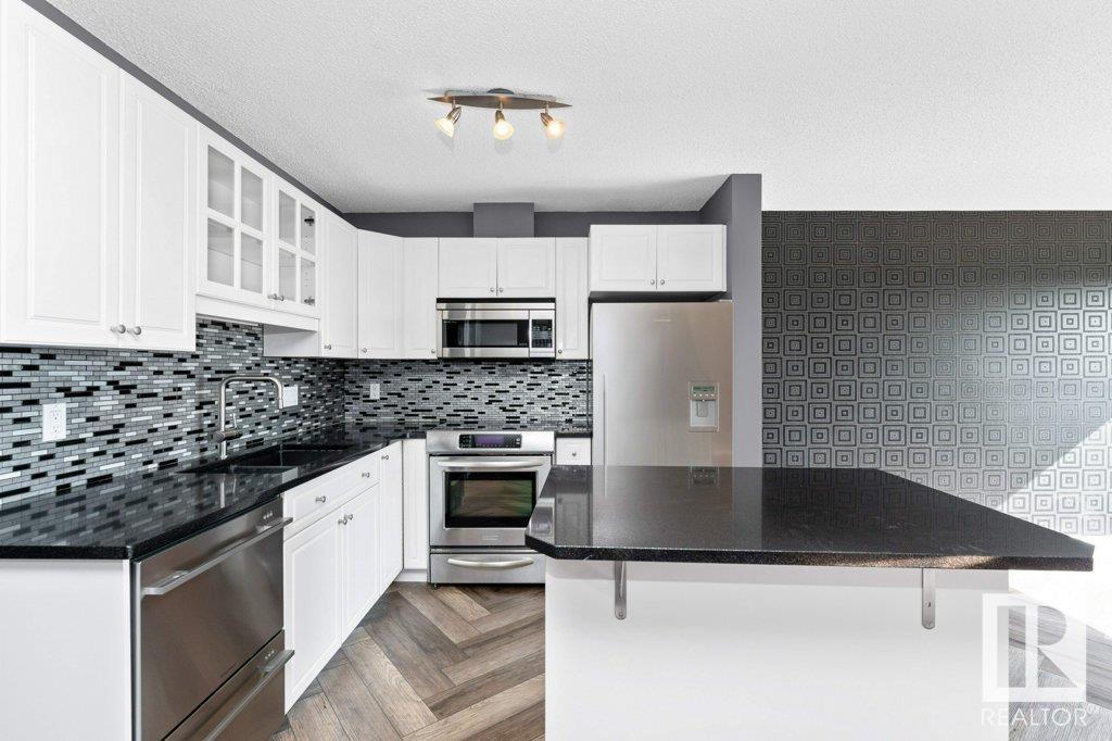 Photo 8 of 214 10105 95 St Nw, Edmonton AB