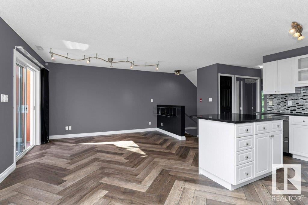 Photo 14 of 214 10105 95 St Nw, Edmonton AB
