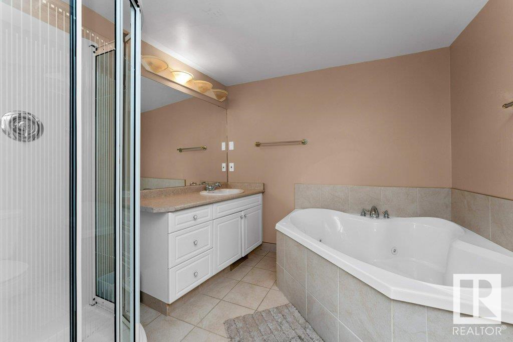Photo 36 of 214 10105 95 St Nw, Edmonton AB