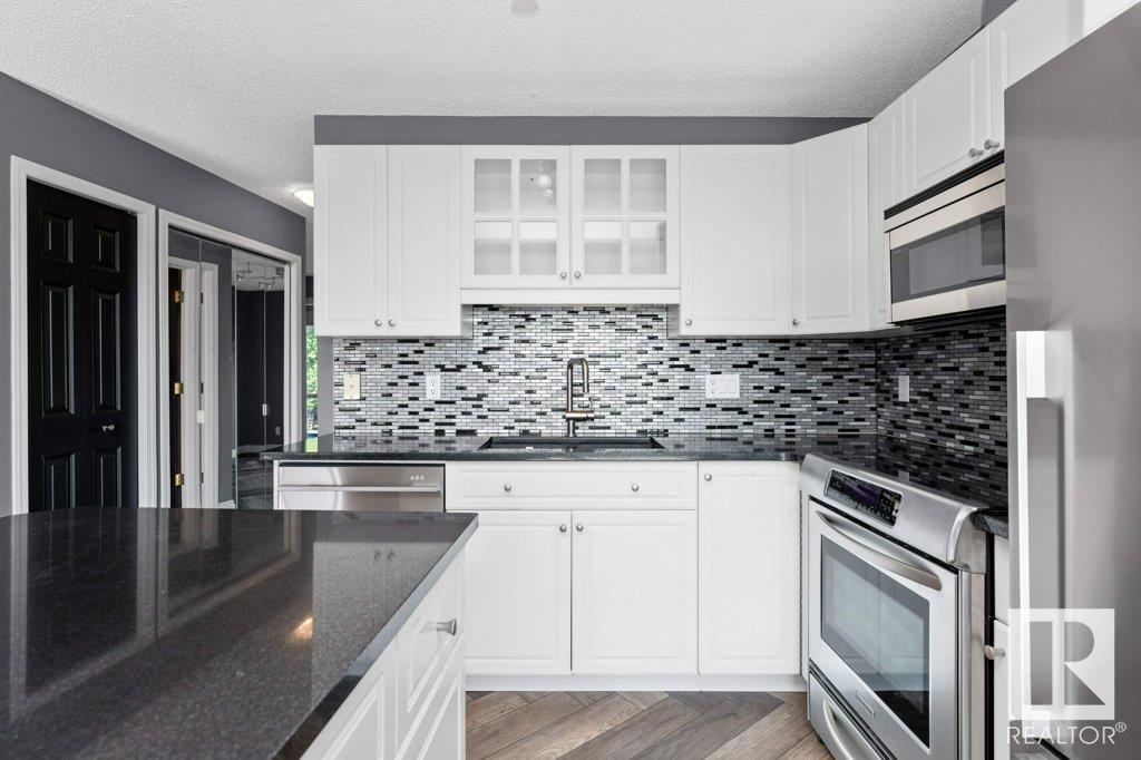 Photo 11 of 214 10105 95 St Nw, Edmonton AB