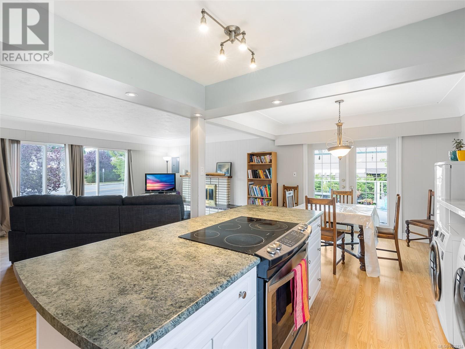 Photo 39 of 6080 Hammond Bay Rd, Nanaimo BC
