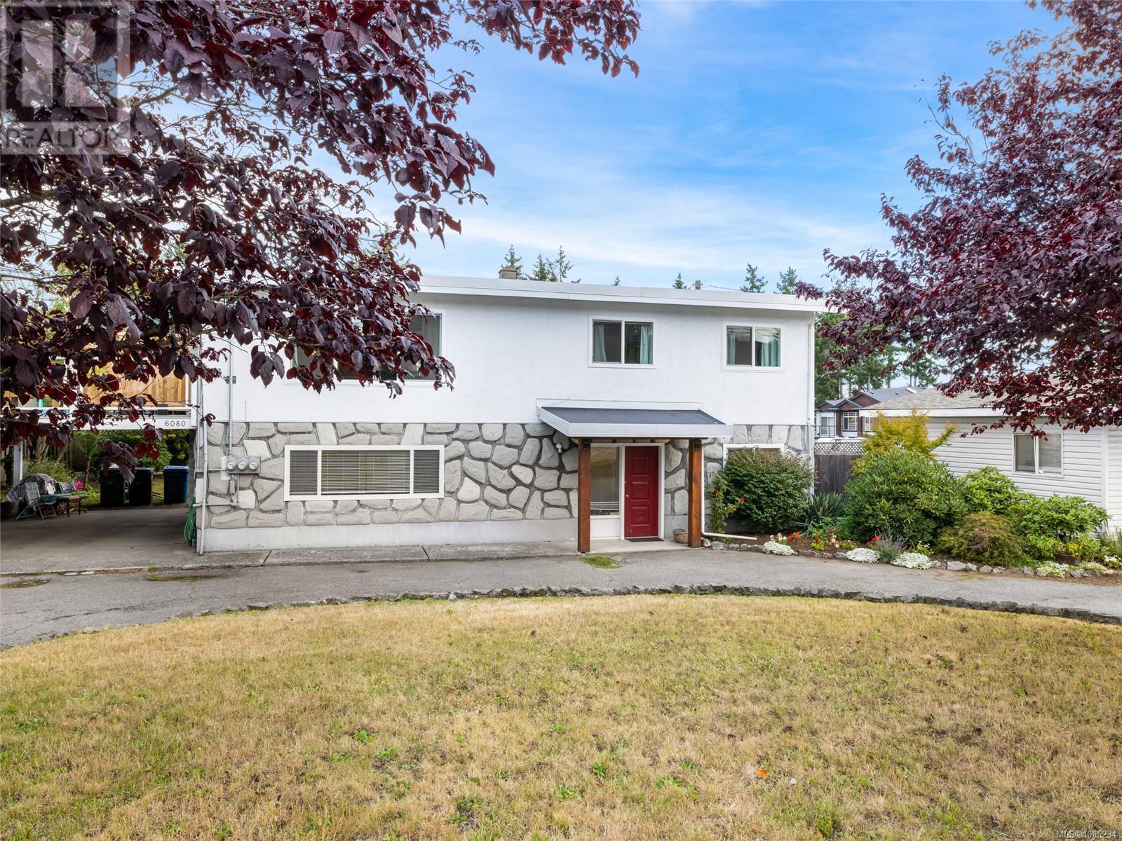Photo 15 of 6080 Hammond Bay Rd, Nanaimo BC