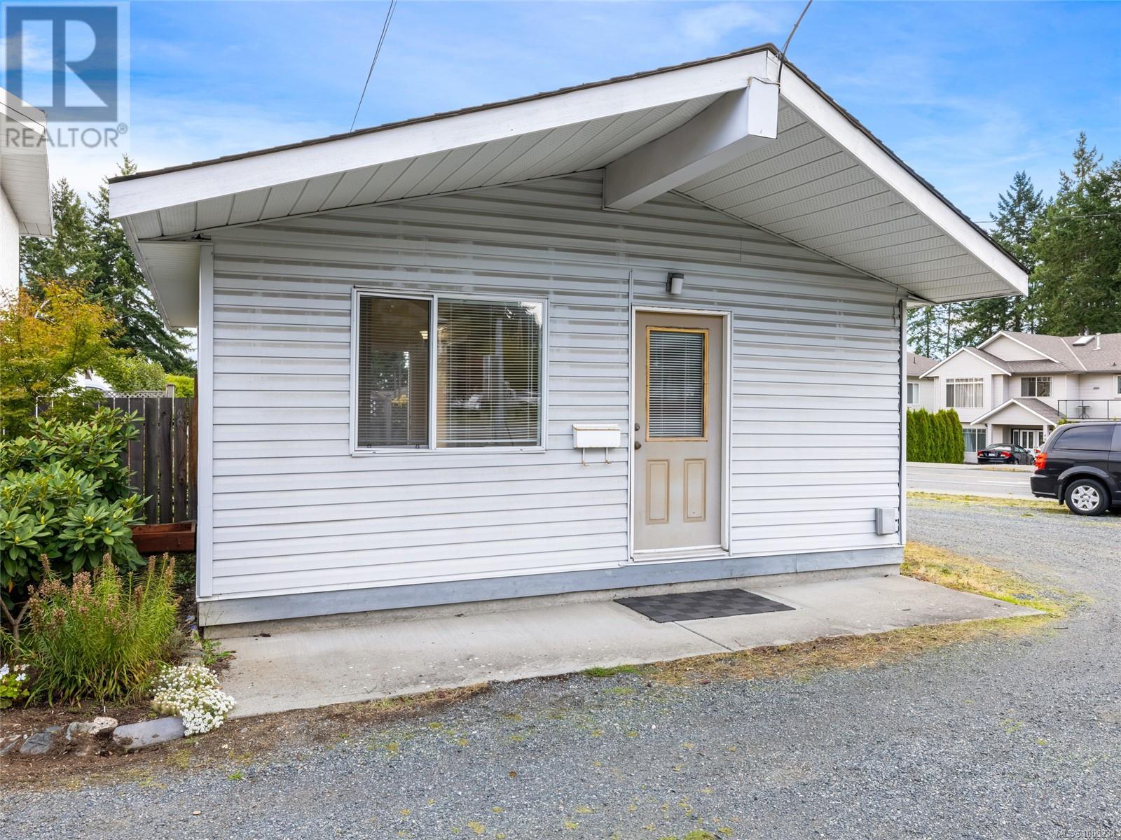Photo 5 of 6080 Hammond Bay Rd, Nanaimo BC