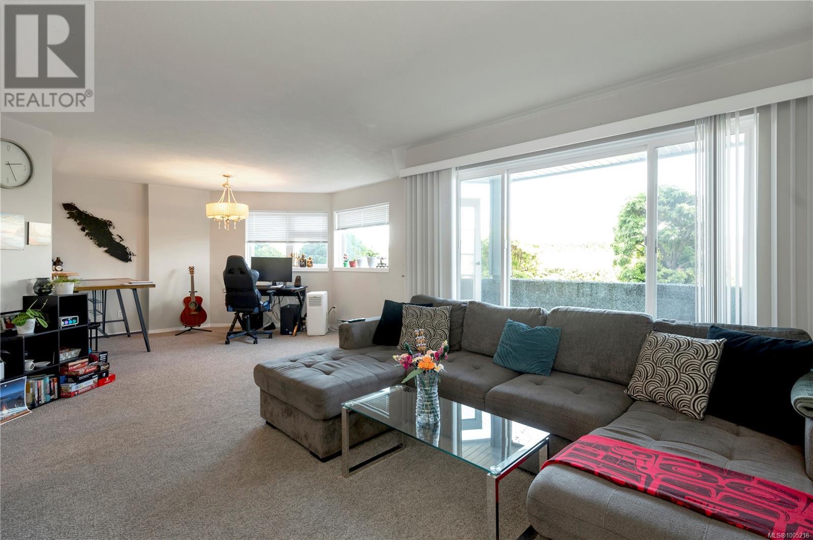 Photo 11 of 1 F 690 Colwyn St, Campbell River BC