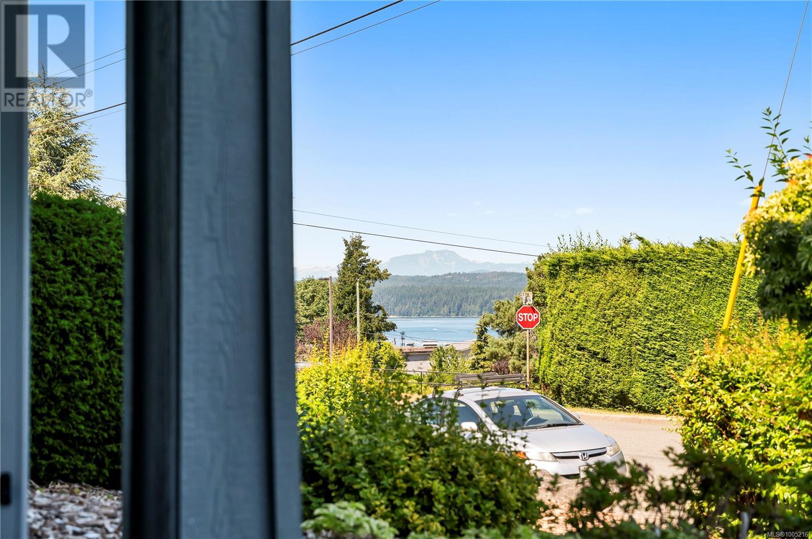 Photo 8 of 1 F 690 Colwyn St, Campbell River BC