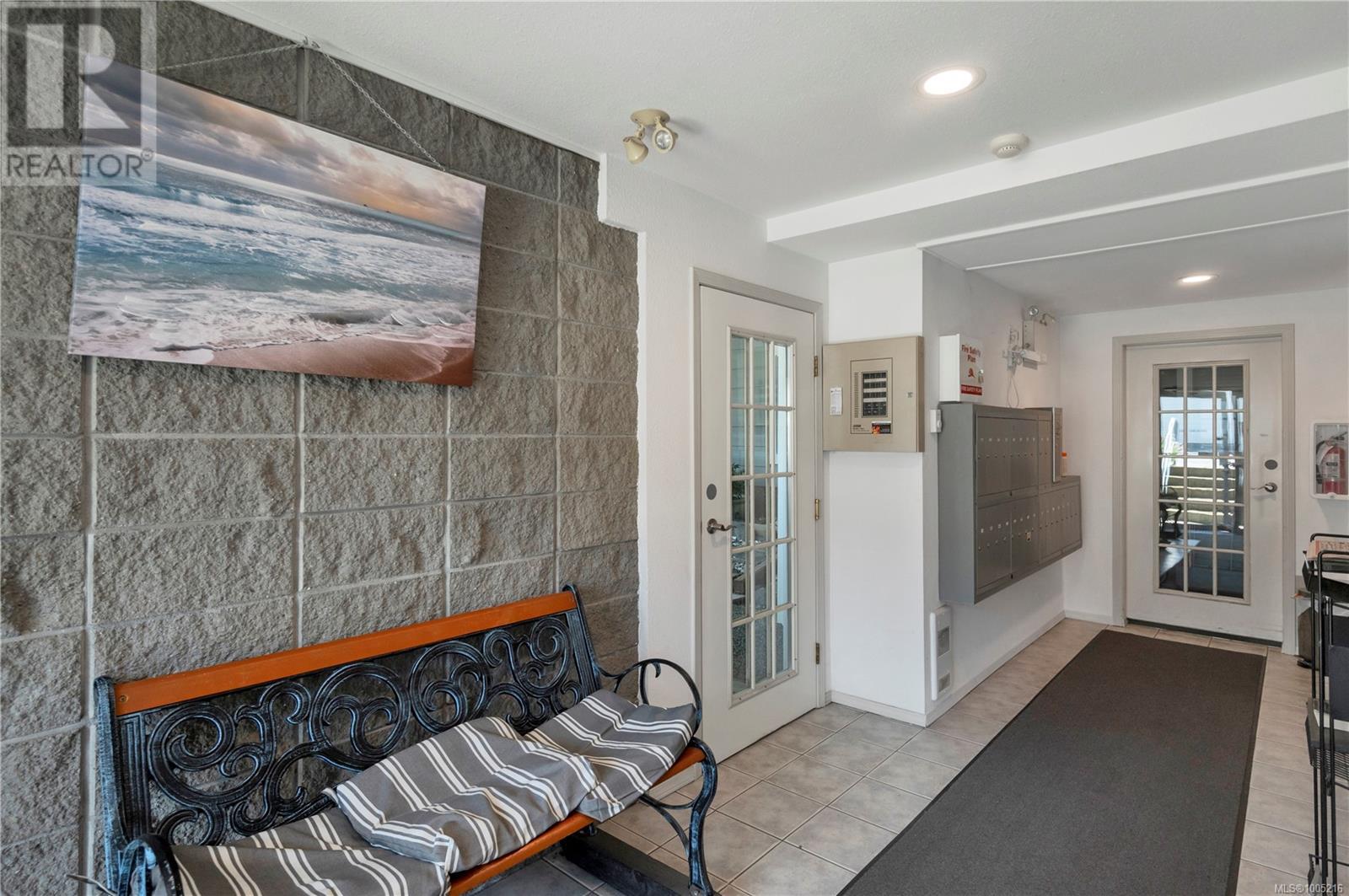 Photo 15 of 1 F 690 Colwyn St, Campbell River BC