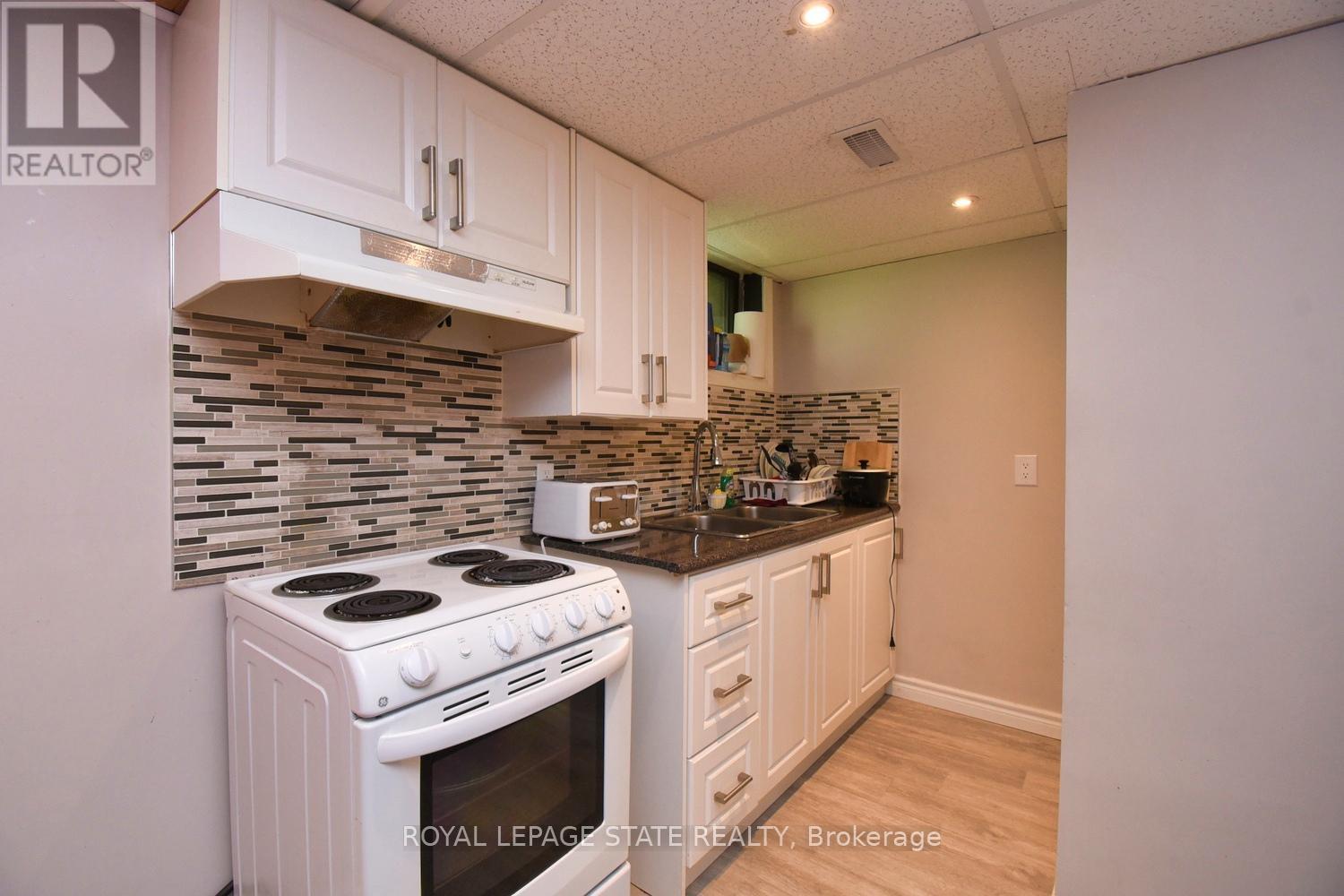 Photo 28 of 205 Ivon Avenue, Hamilton ON