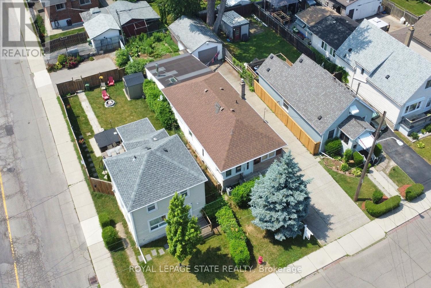 Photo 26 of 205 Ivon Avenue, Hamilton ON