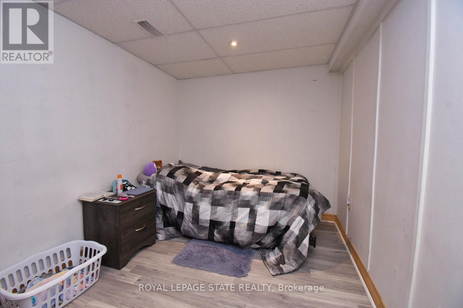 Photo 3 of 205 Ivon Avenue, Hamilton ON