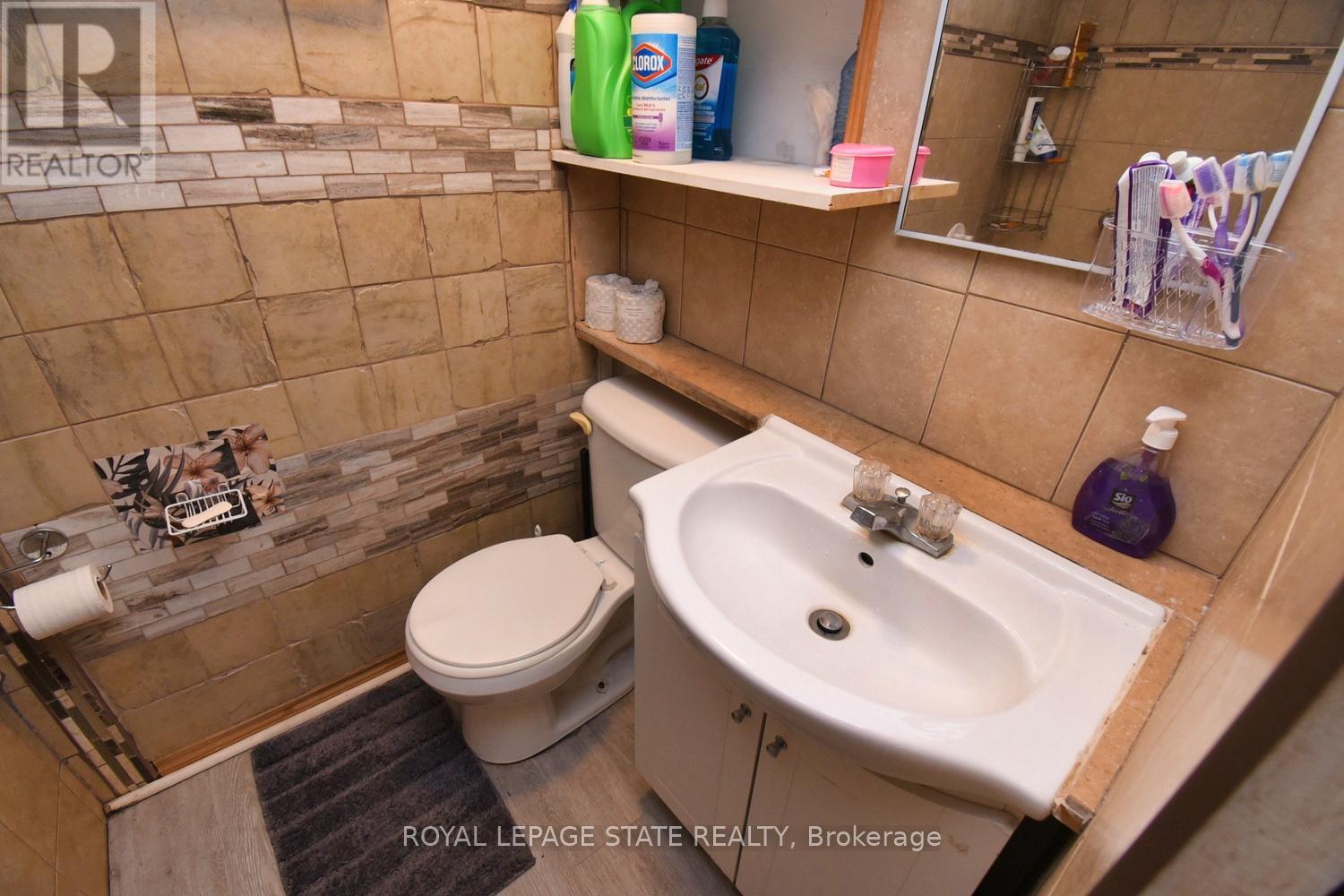 Photo 12 of 205 Ivon Avenue, Hamilton ON