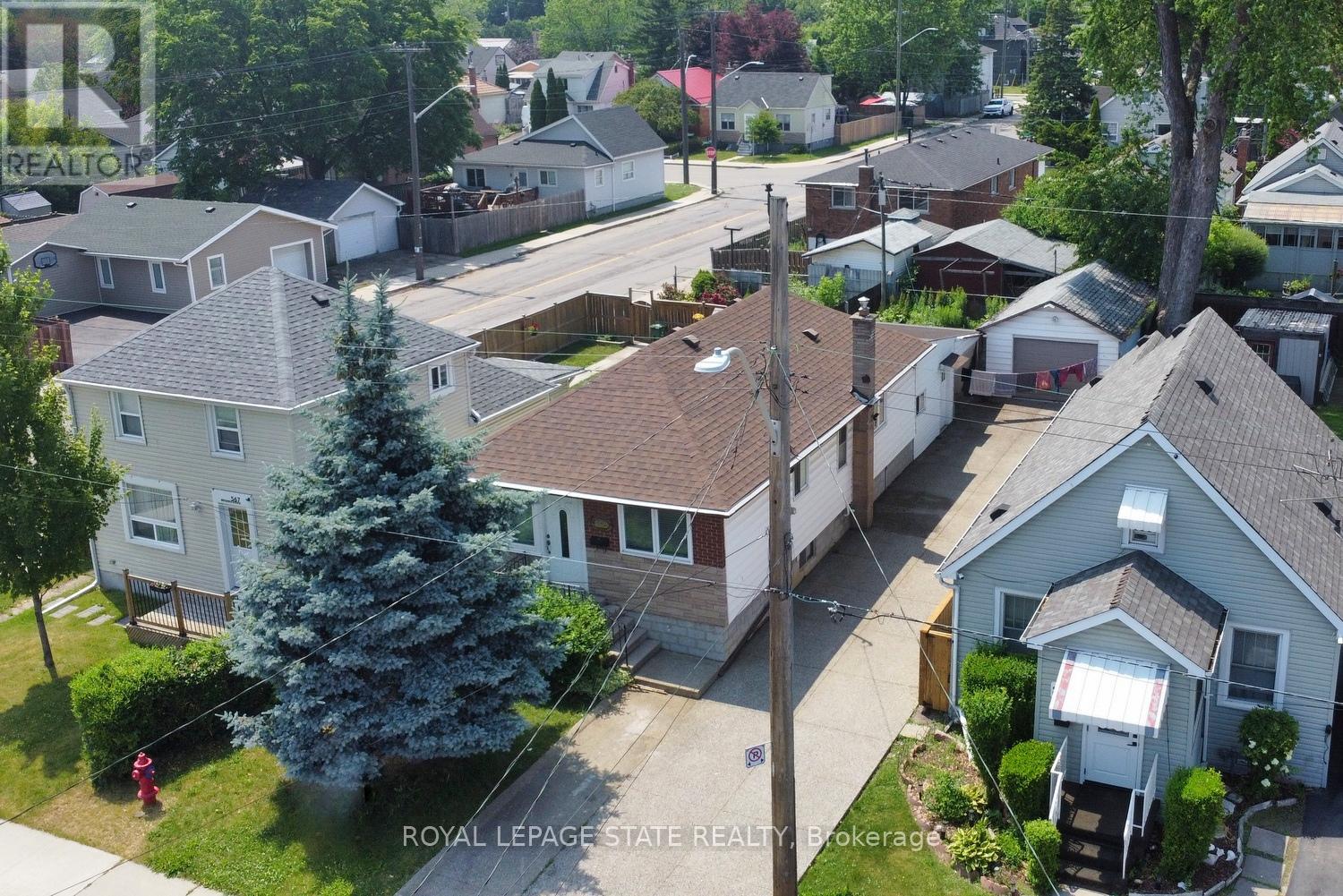 Photo 17 of 205 Ivon Avenue, Hamilton ON