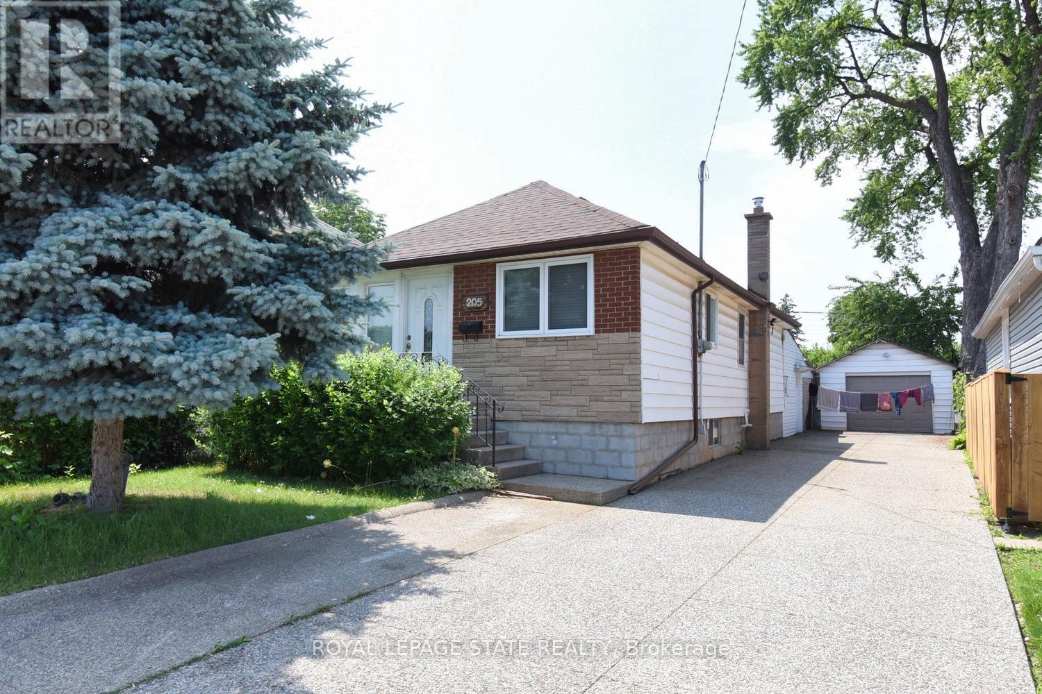 Photo 25 of 205 Ivon Avenue, Hamilton ON