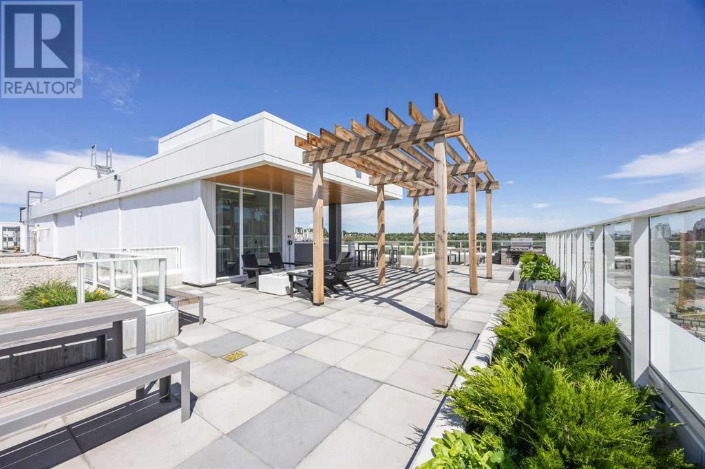 Single Family House for Sale in   Gladstone Road NW Hillhurst Calgary 