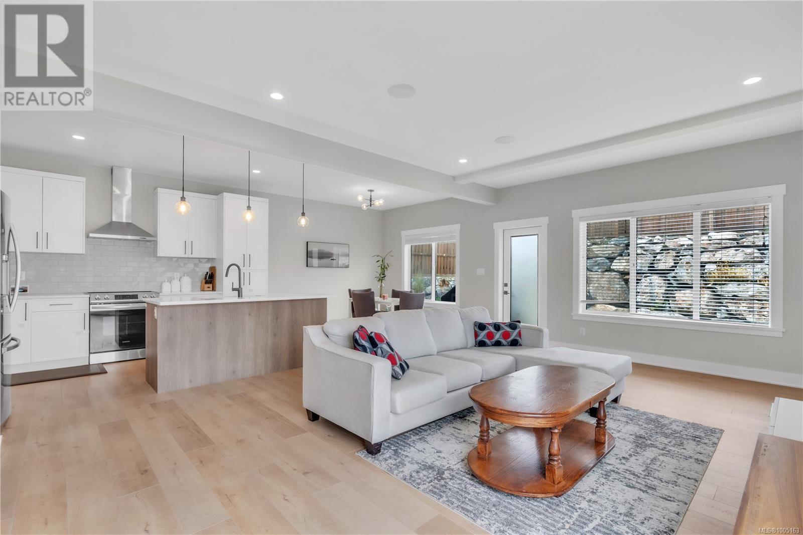 Photo 2 of 1332 Flint Ave, Langford BC