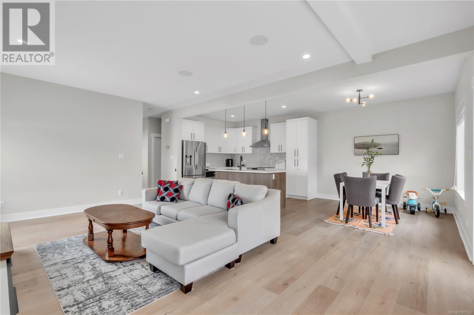 Photo 9 of 1332 Flint Ave, Langford BC