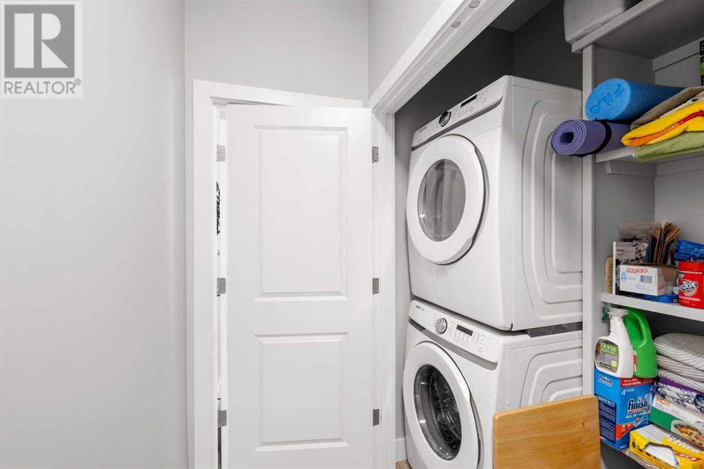 Single Family House for Sale in  Royal Elm Green NW Royal Oak Calgary 