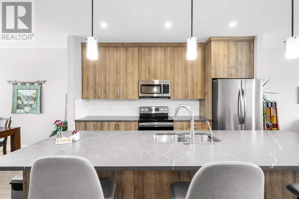 Single Family House for Sale in  Royal Elm Green NW Royal Oak Calgary 