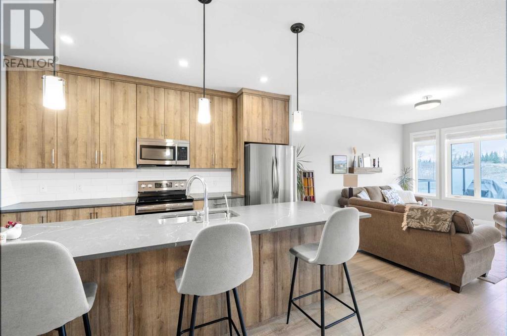 Single Family House for Sale in  Royal Elm Green NW Royal Oak Calgary 