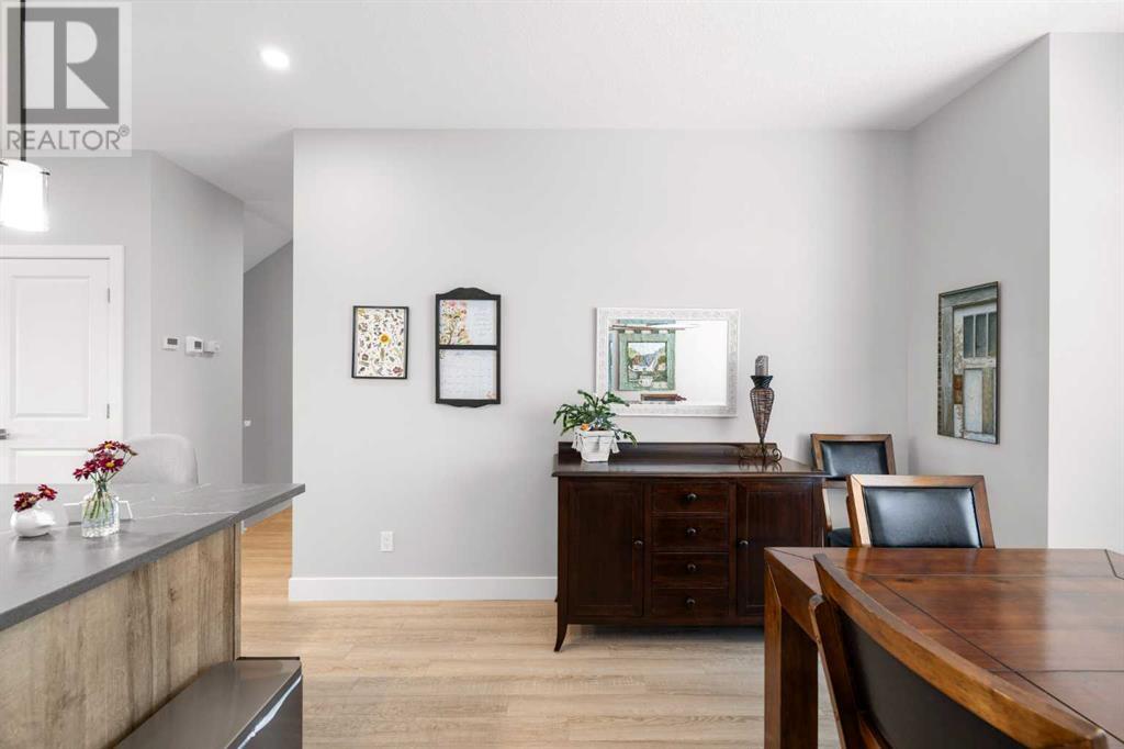 Single Family House for Sale in  Royal Elm Green NW Royal Oak Calgary 
