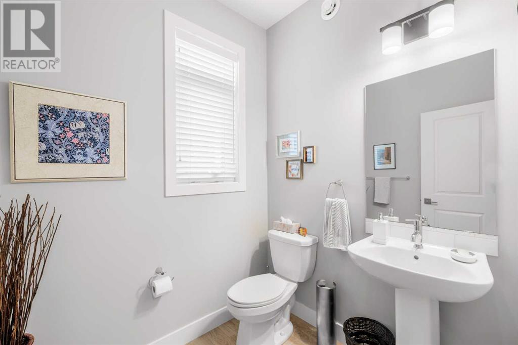 Single Family House for Sale in  Royal Elm Green NW Royal Oak Calgary 