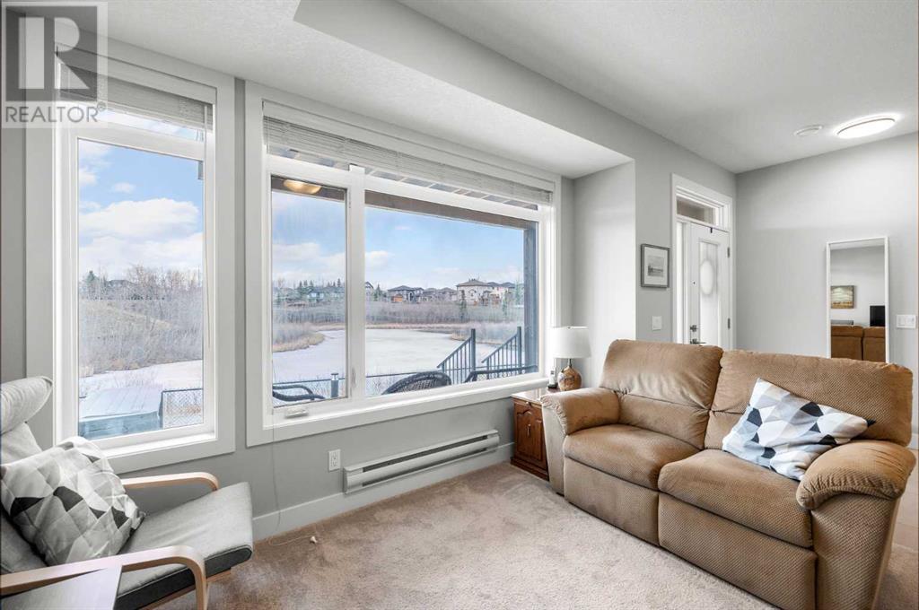 Single Family House for Sale in  Royal Elm Green NW Royal Oak Calgary 