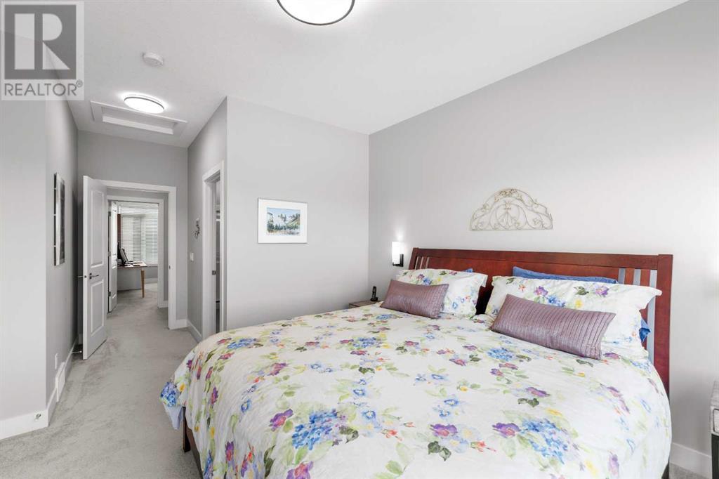 Single Family House for Sale in  Royal Elm Green NW Royal Oak Calgary 