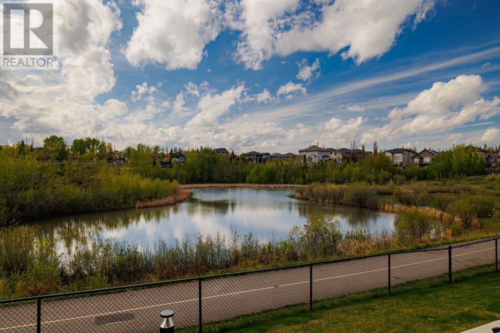 8 Royal Elm Green NW, Calgary, Alberta
