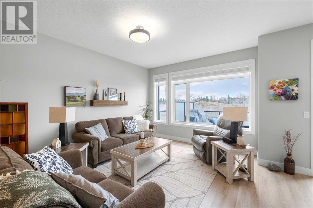 Single Family House for Sale in  Royal Elm Green NW Royal Oak Calgary 