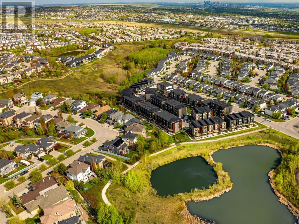 Single Family House for Sale in  Royal Elm Green NW Royal Oak Calgary 