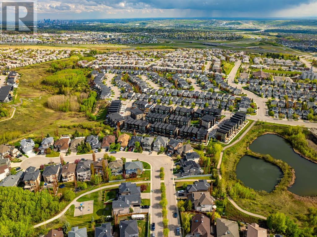 Single Family House for Sale in  Royal Elm Green NW Royal Oak Calgary 