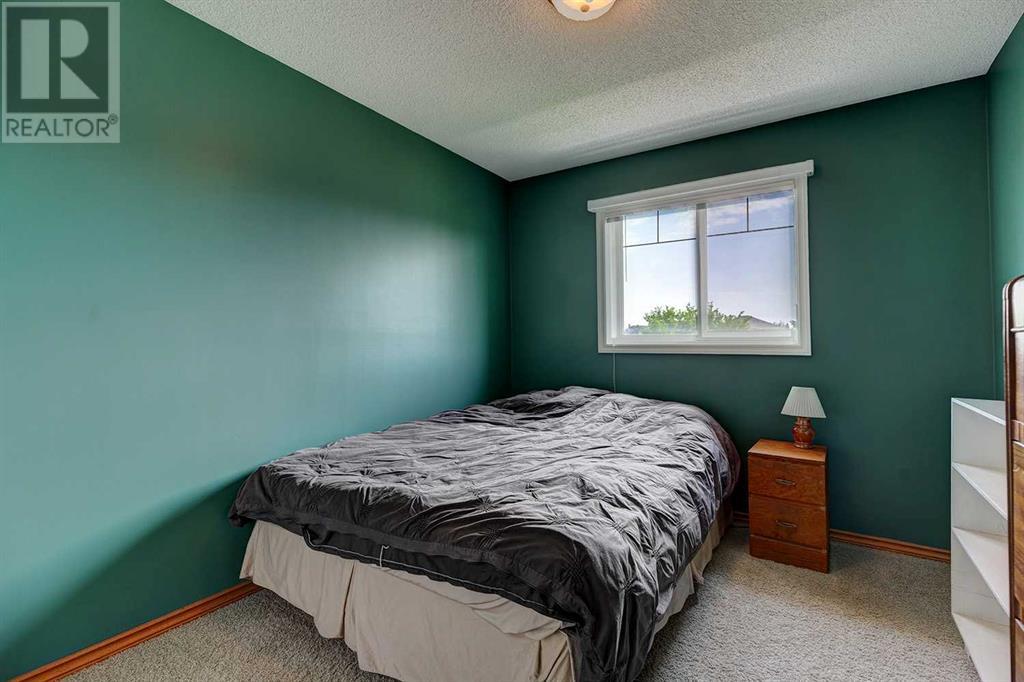 Single Family House for Sale in  Somerside Place SW Somerset Calgary 