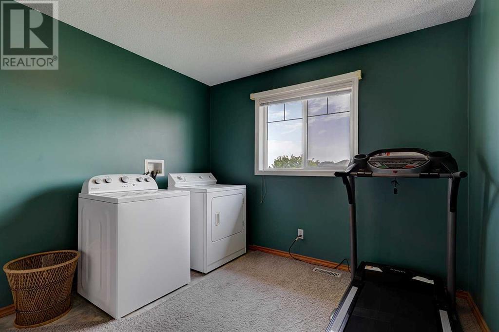 38 Somerside Place SW, Calgary, Alberta