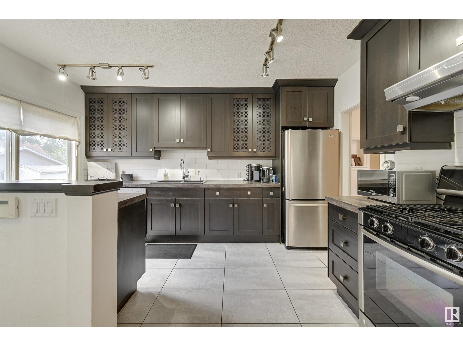 Photo 21 of 14023 104 Av Nw, Edmonton AB