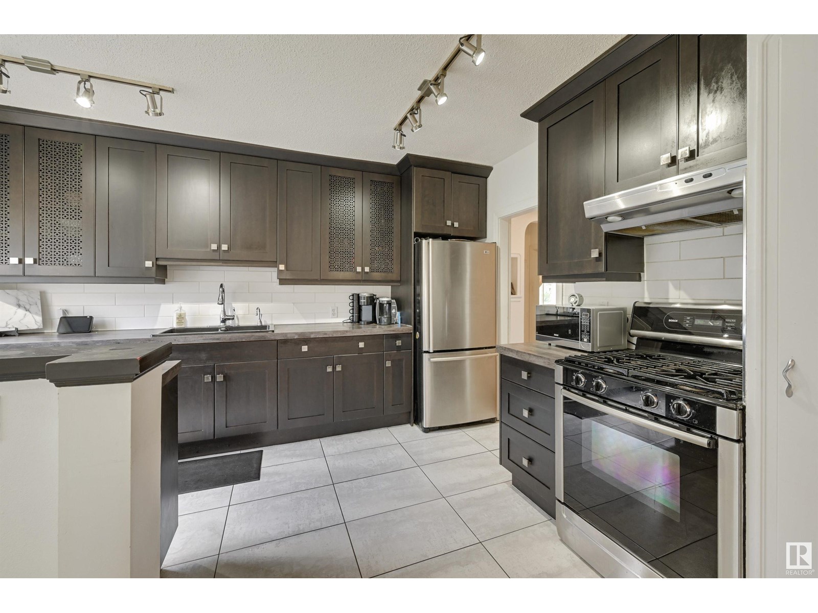 Photo 33 of 14023 104 Av Nw, Edmonton AB