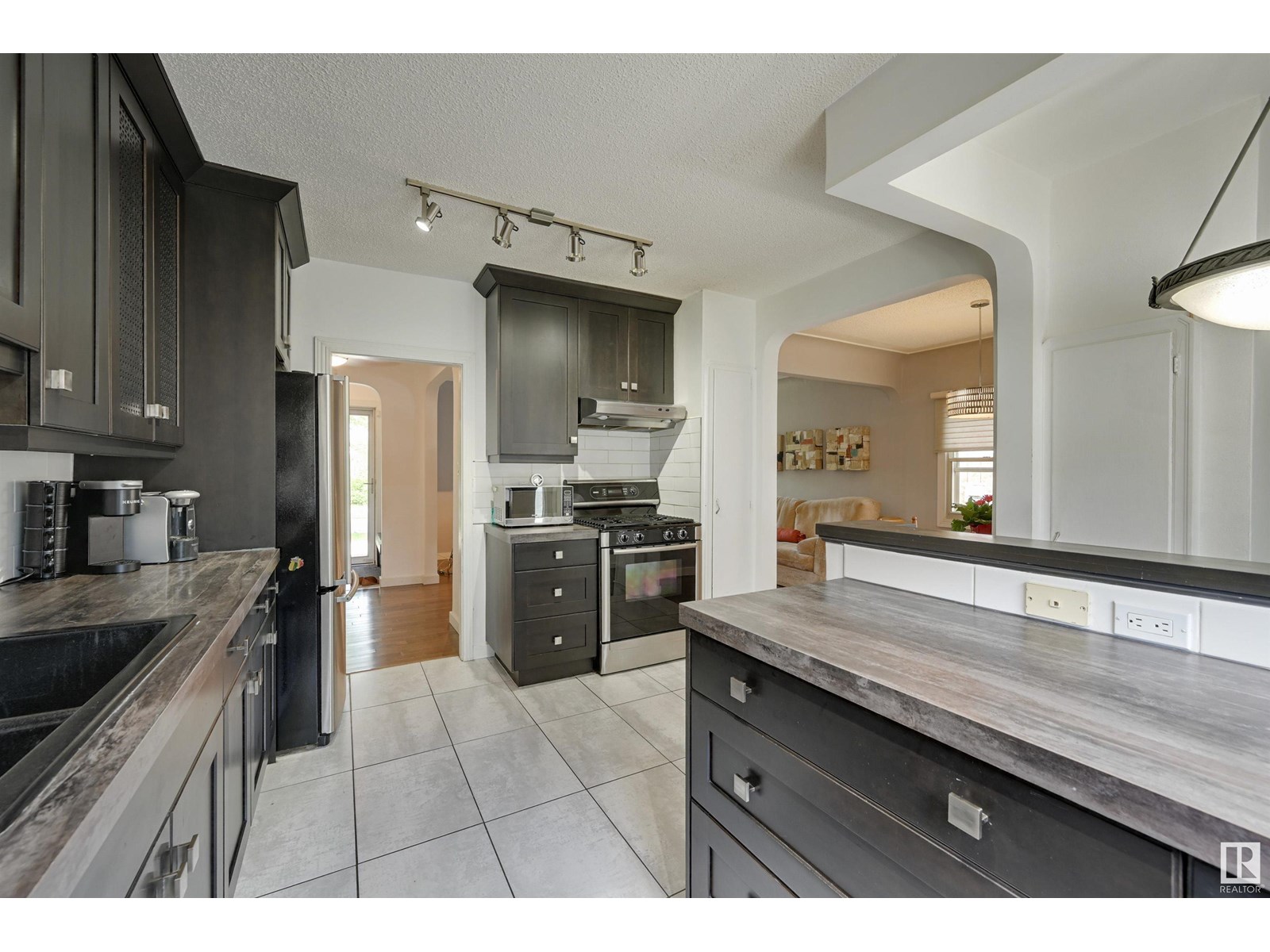 Photo 2 of 14023 104 Av Nw, Edmonton AB