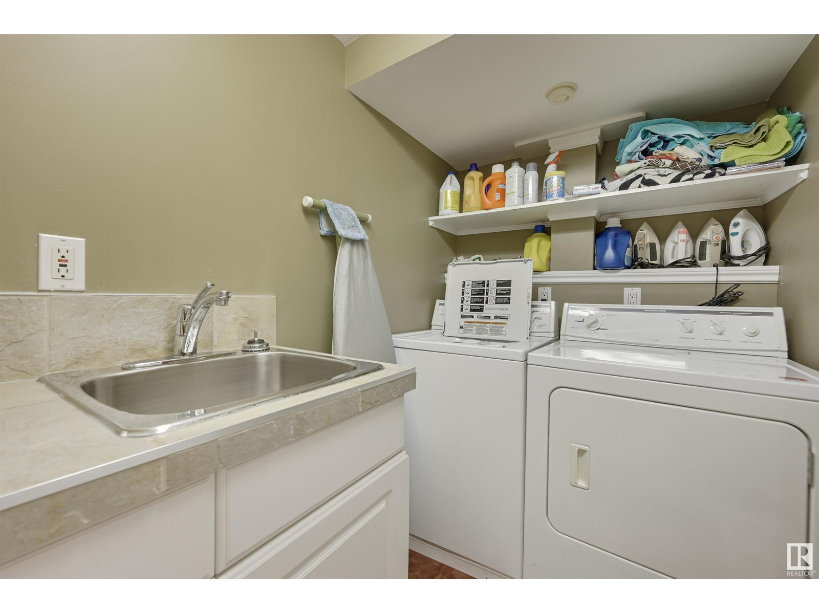 Photo 20 of 14023 104 Av Nw, Edmonton AB
