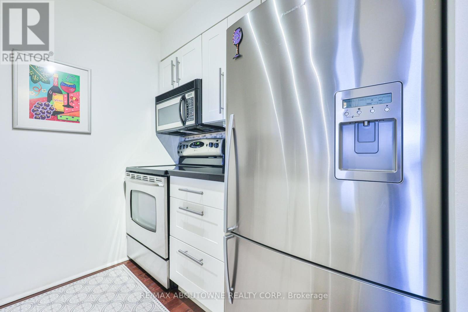 Photo 12 of 404 185 Robinson Street, Oakville ON
