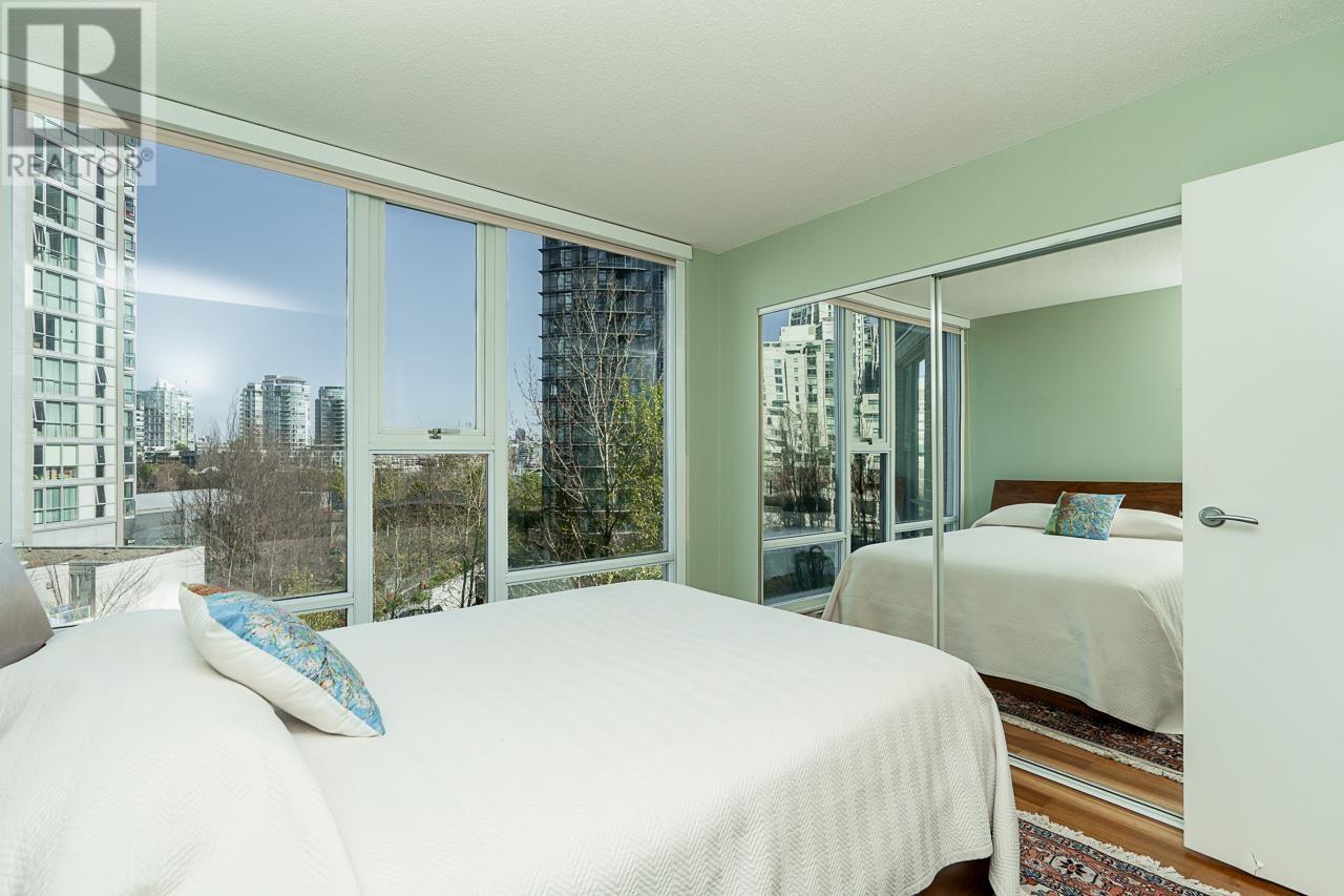 Photo 12 of 601 455 Beach Crescent, Vancouver BC