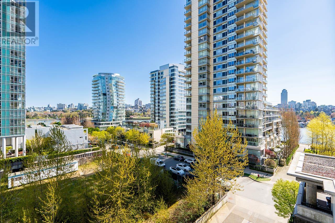 Photo 17 of 601 455 Beach Crescent, Vancouver BC