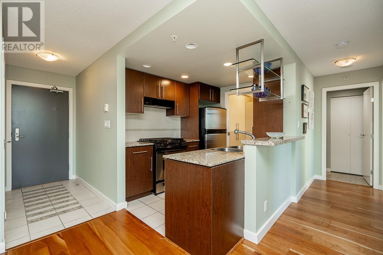 Photo 7 of 601 455 Beach Crescent, Vancouver BC
