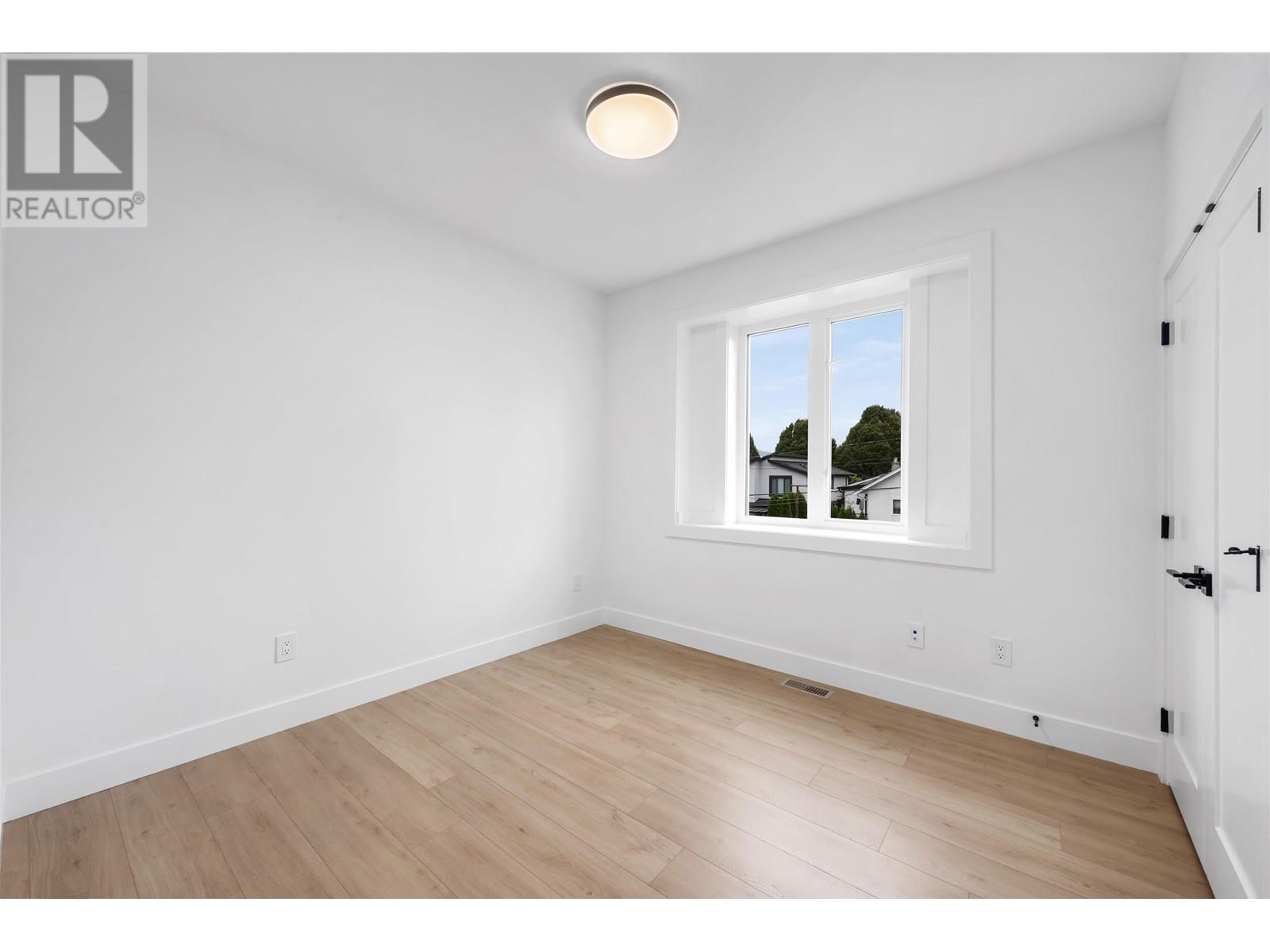 Photo 10 of 2 1160 Rossland Street, Vancouver BC