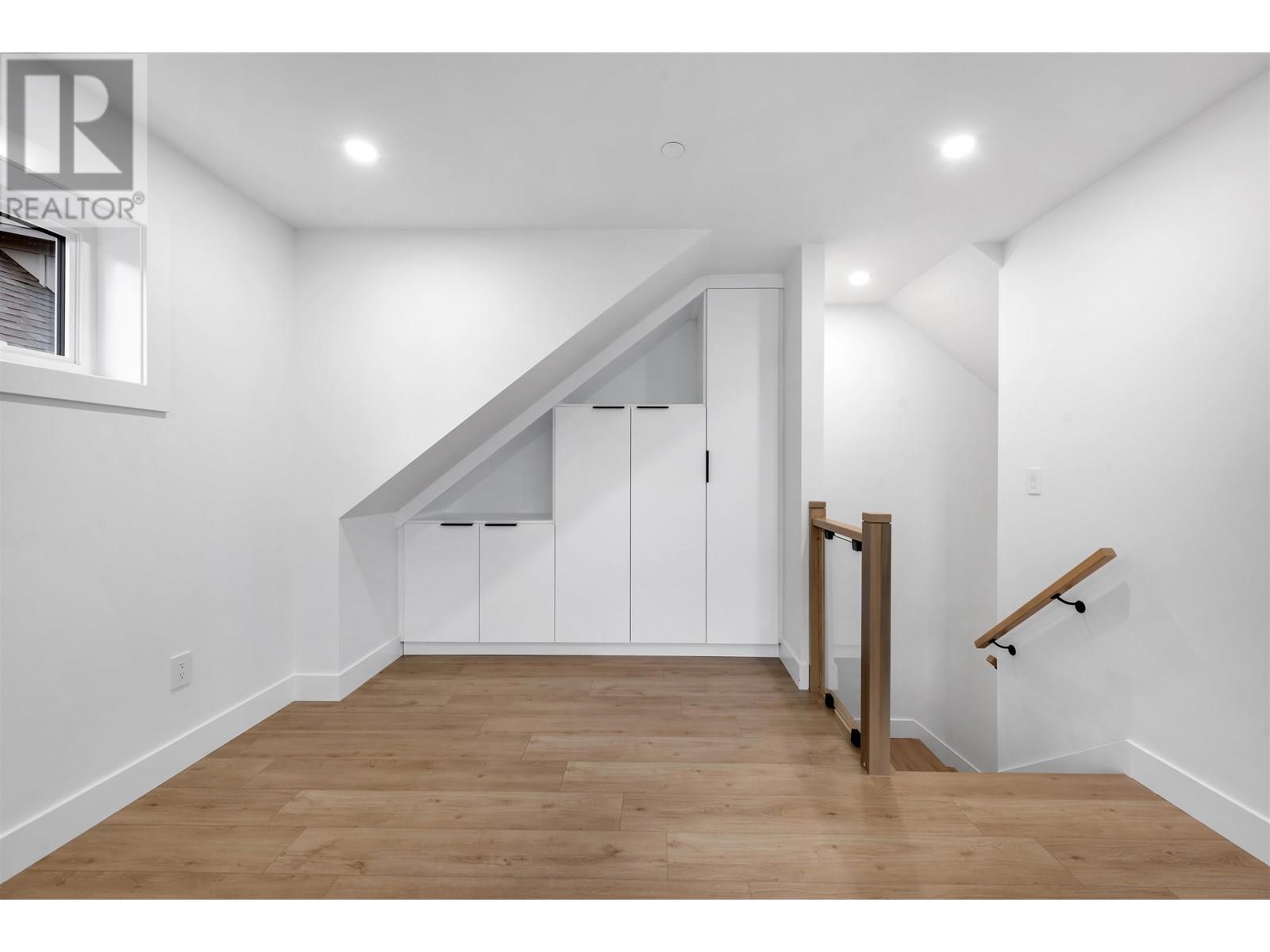Photo 30 of 2 1160 Rossland Street, Vancouver BC