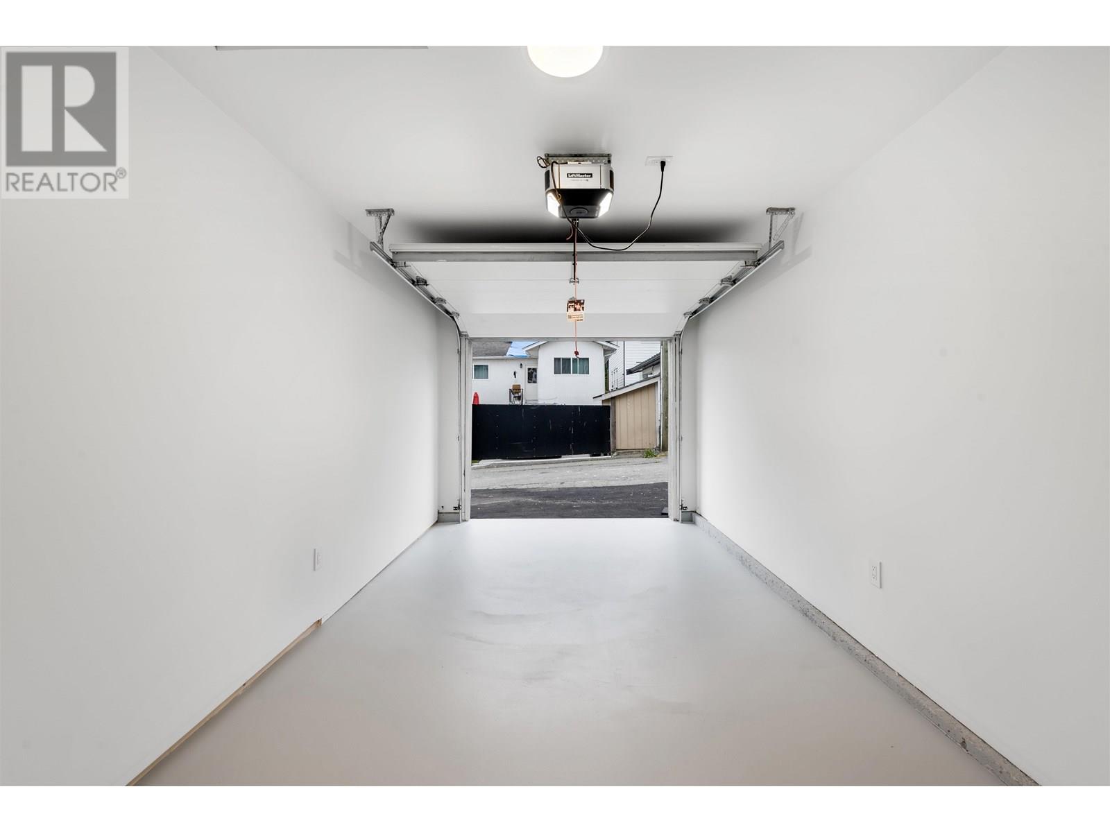 Photo 15 of 2 1160 Rossland Street, Vancouver BC