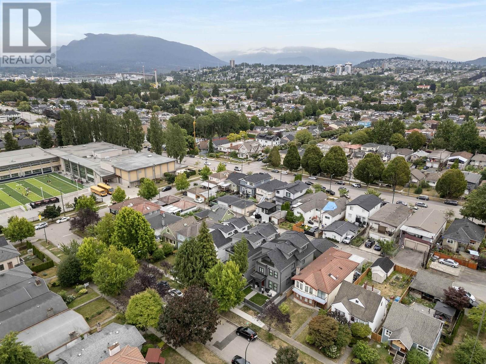 Photo 25 of 2 1160 Rossland Street, Vancouver BC