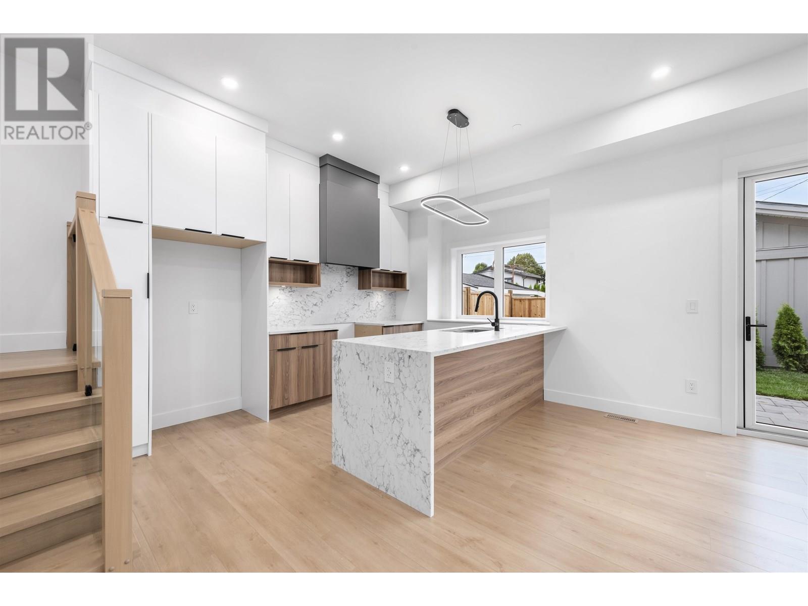 Photo 29 of 2 1160 Rossland Street, Vancouver BC