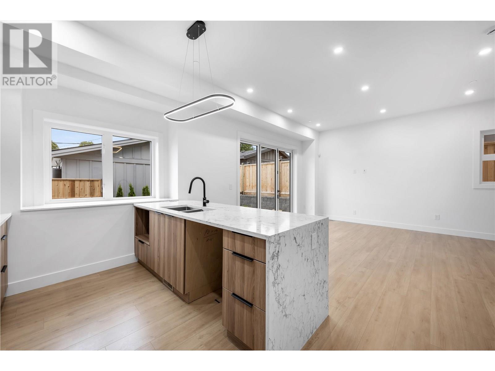 Photo 17 of 2 1160 Rossland Street, Vancouver BC